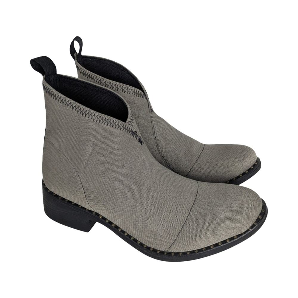 Charleston Shoe Co Barcelona Ankle Boots Stretch V Cut Taupe Beige 9